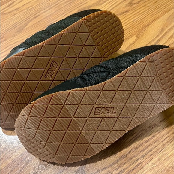 Teva ReEmber Mocs - Picture 2 of 4